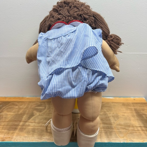 Cabbage Patch Kids Coleco VTG
Girl Brown Hair Blue Eyes
Dimples Birth Cert - Picture 4 of 12